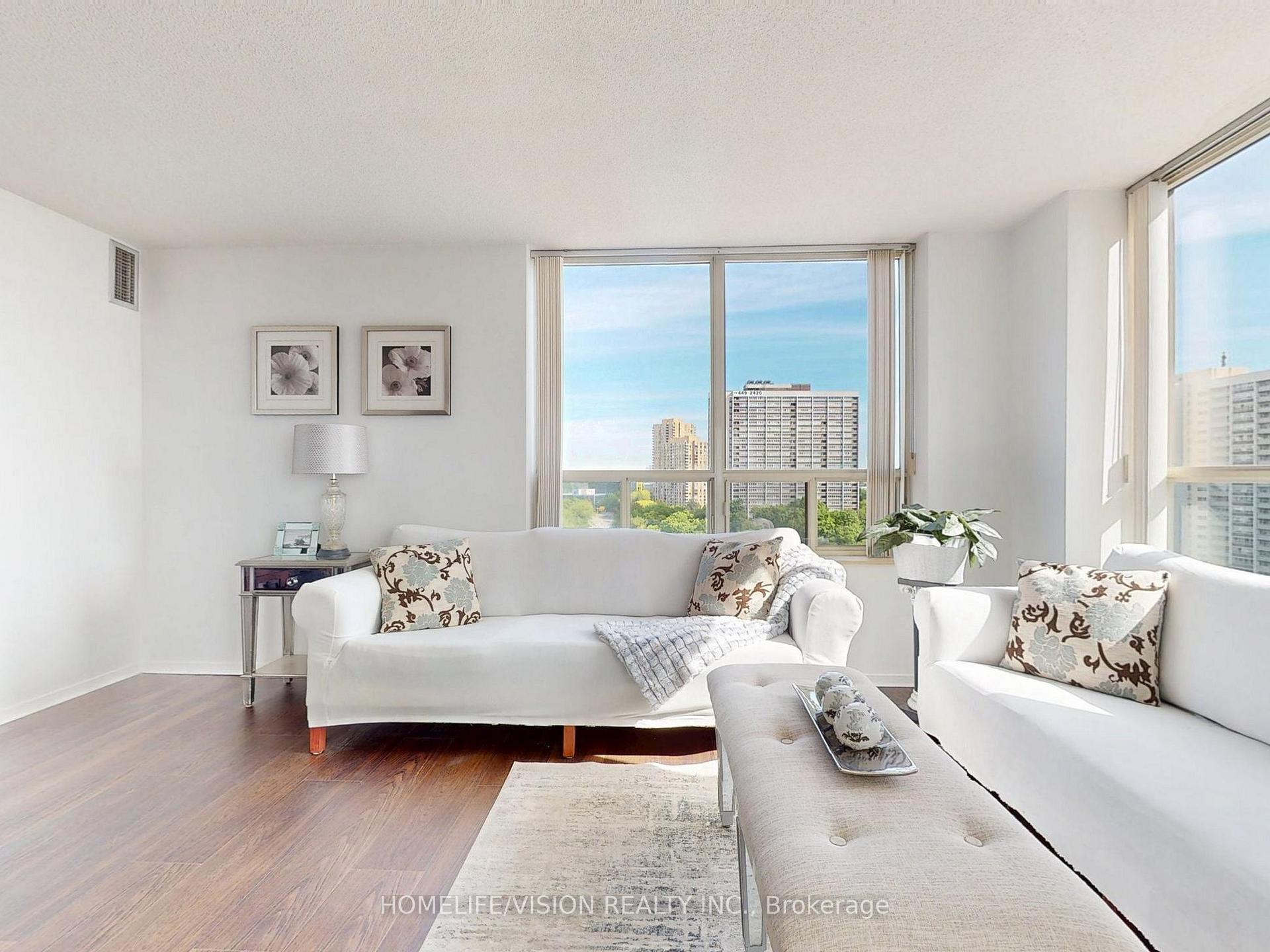 3 Bedrooms Condo at 205 Wynford, Toronto For sale