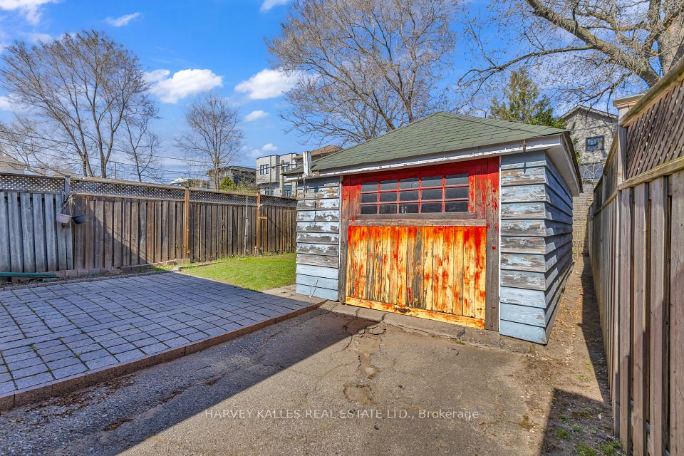 1033 Greenwood Avenue