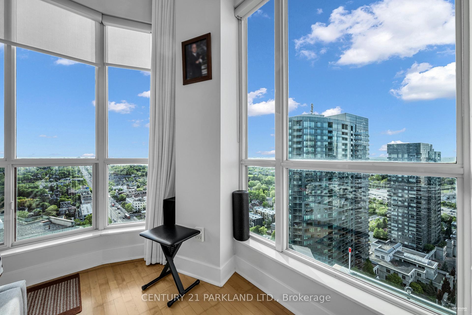3 Bedrooms Condo at 7 Lorraine, Toronto For sale