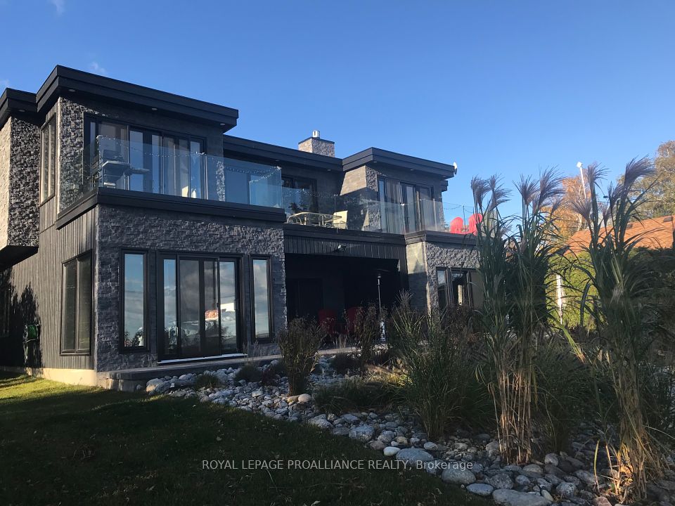 621 Barcovan Beach