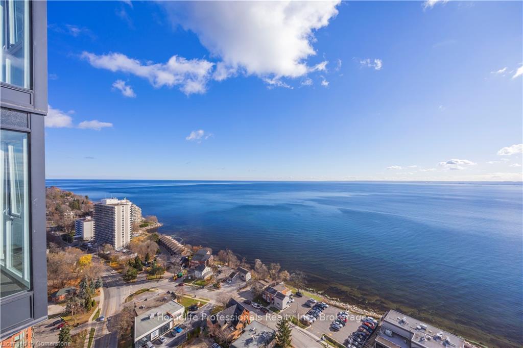 1 Bedroom Condo at 370 Martha,  Burlington For sale