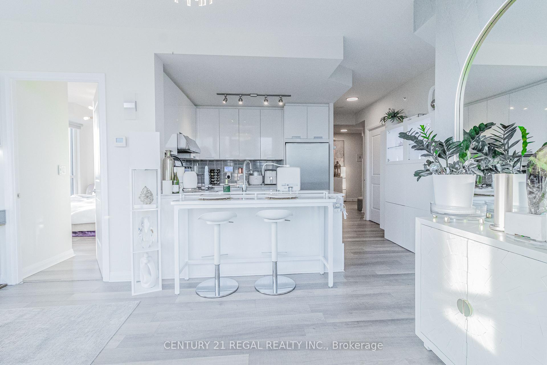 2 Bedrooms Condo at 5025 Four Springs, Mississauga For sale