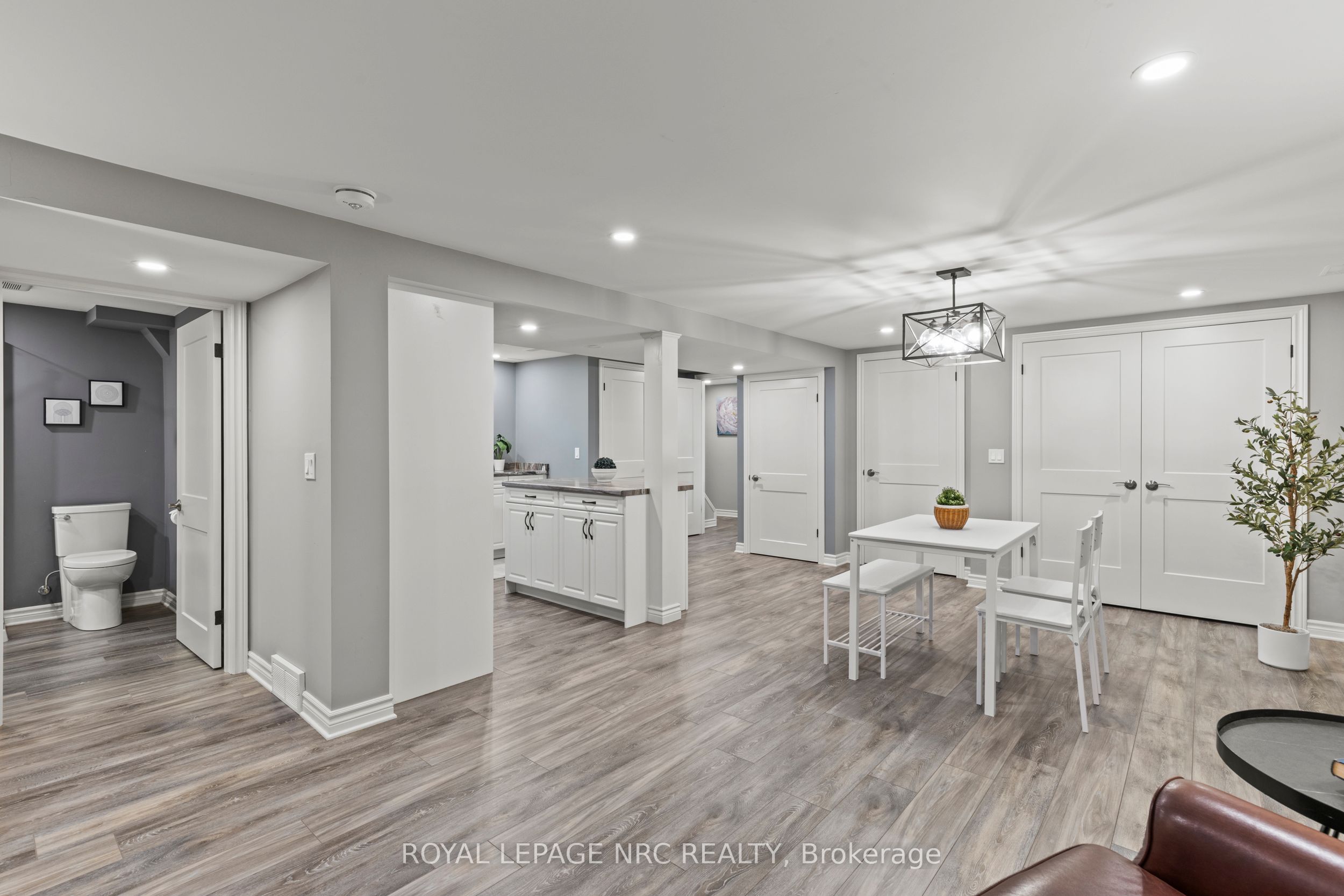 10 Whiteoak Drive