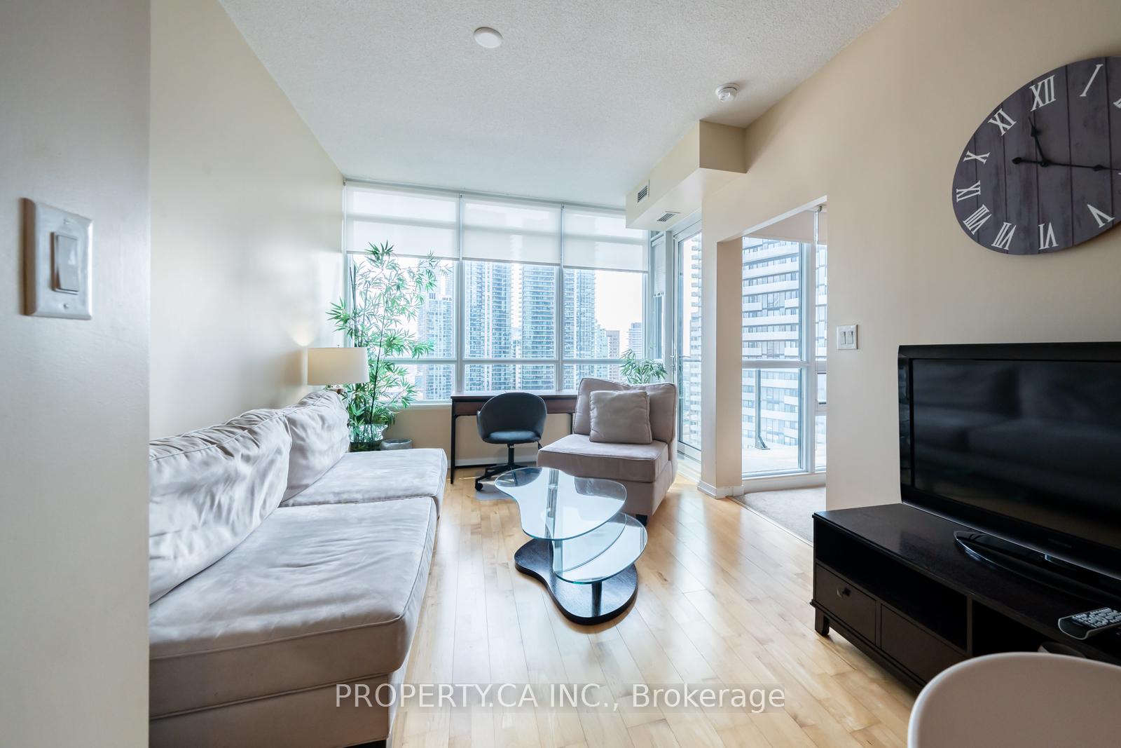 2 Bedrooms Condo at 55 Bremner, Toronto For sale