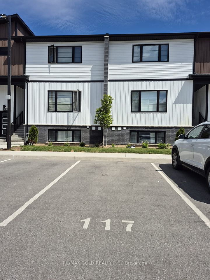 #812 - 4263 Fourth Avenue, Niagara Falls, ON L2E 0C2