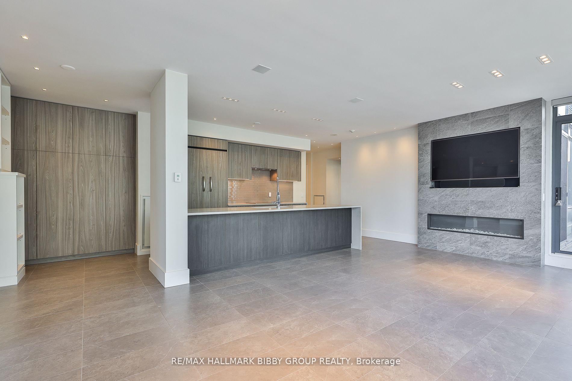 2 Bedrooms Condo at 438 King, Toronto For sale