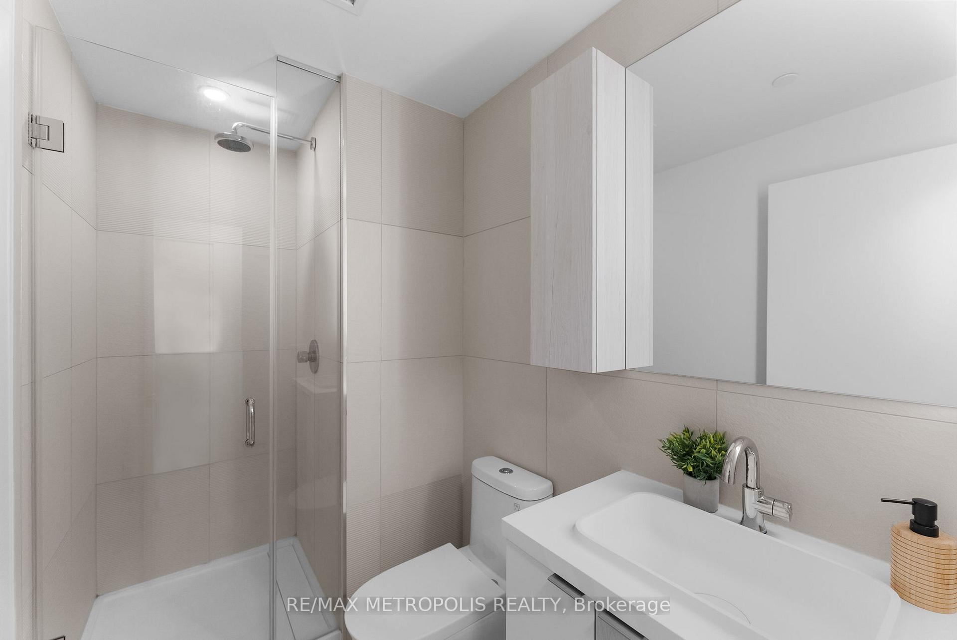 2 Bedrooms Condo at 15 Mercer, Toronto For sale