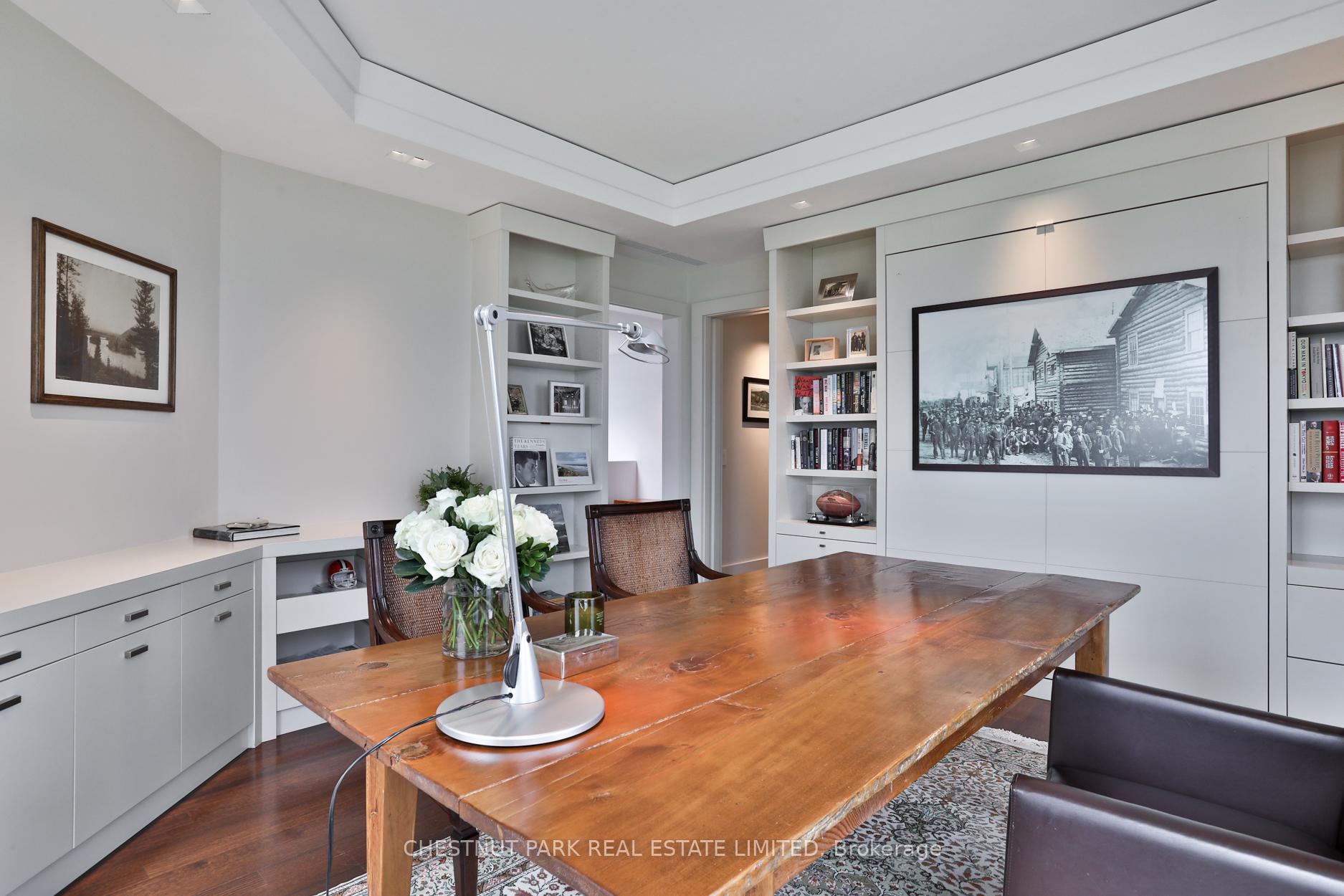 3 Bedrooms Condo at 33 Jackes,  Toronto For sale