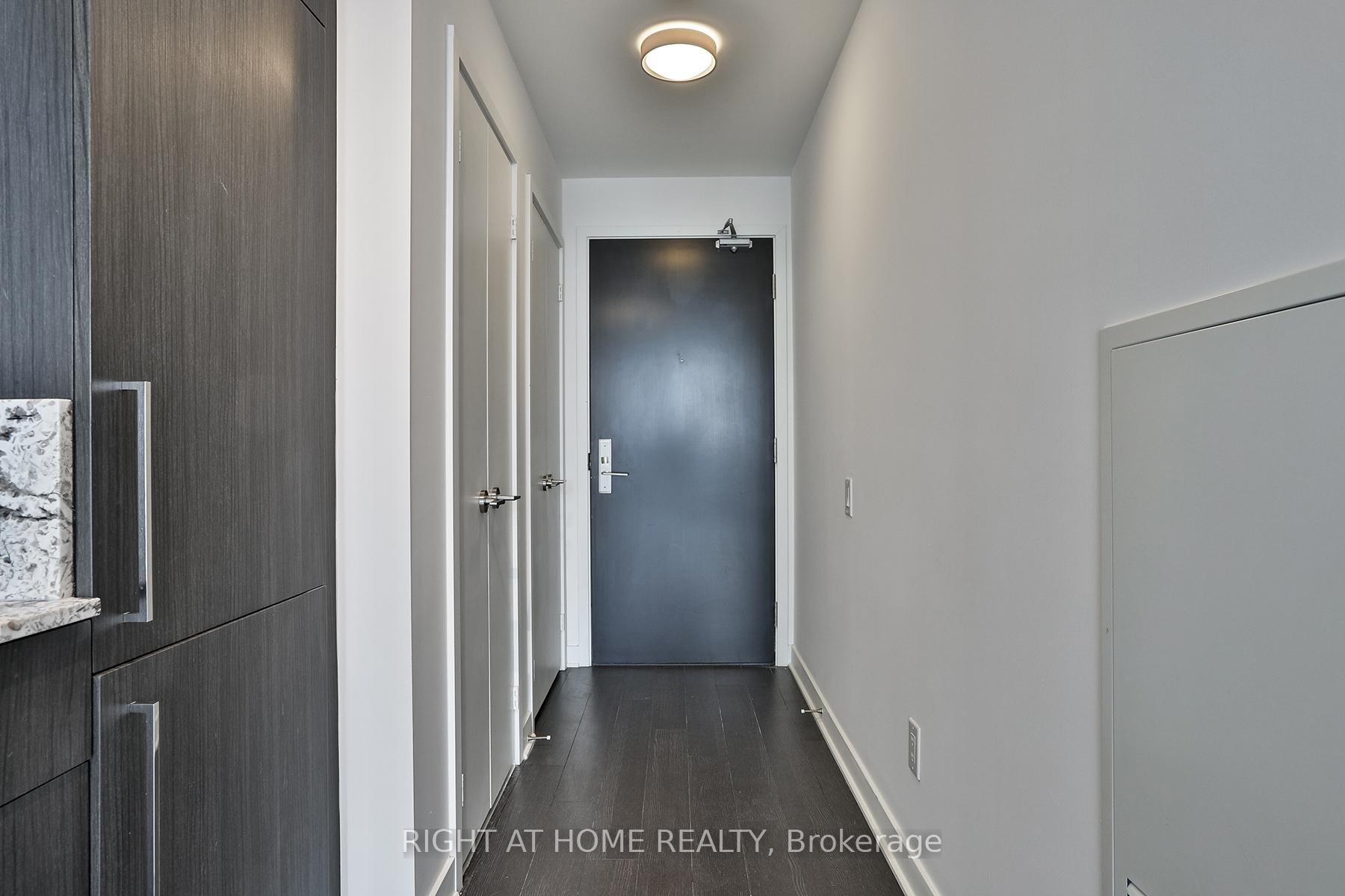 Condo at 290 Adelaide,  Toronto For sale
