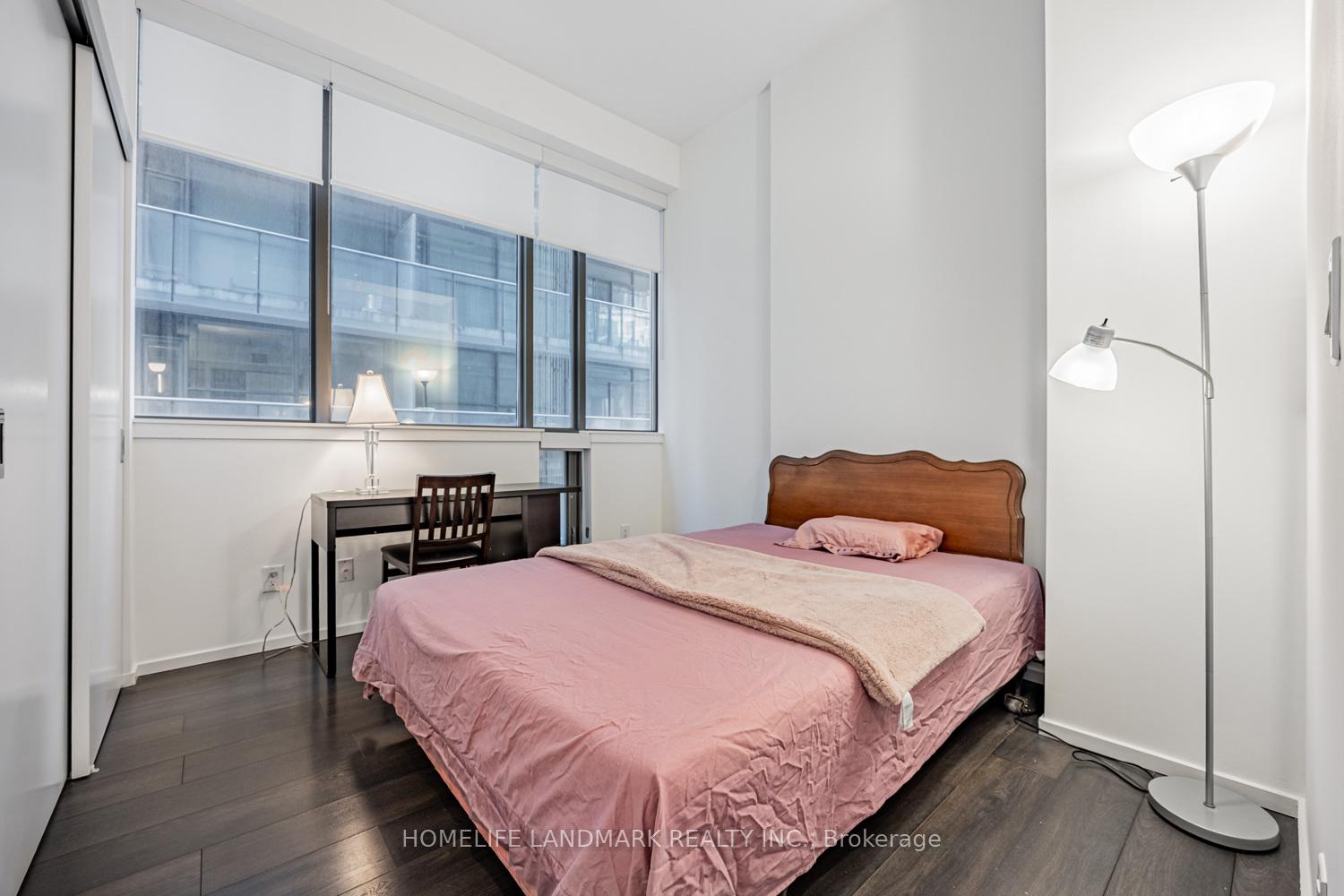 2 Bedrooms Condo at 8 Charlotte,  Toronto For sale
