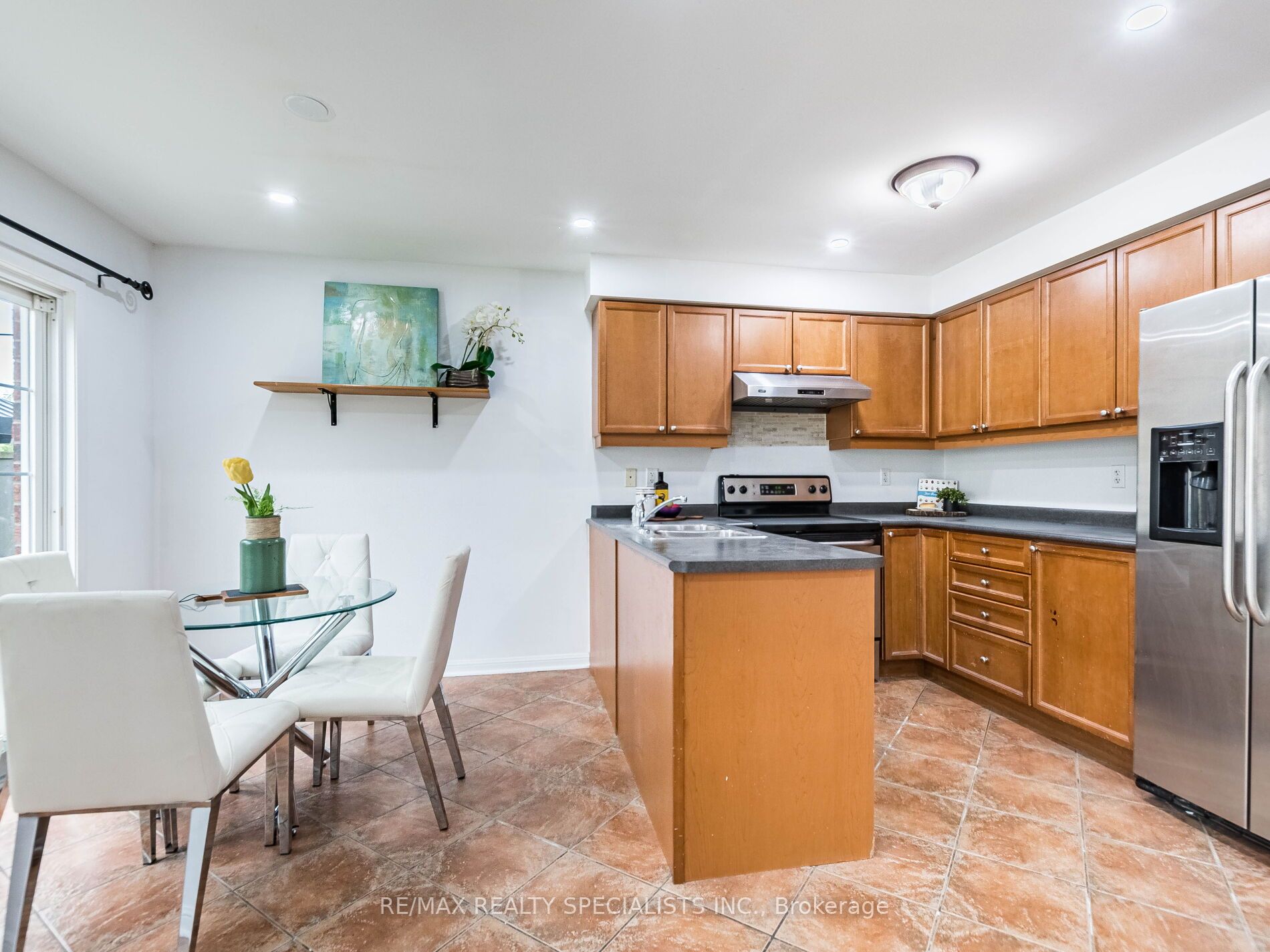 105 DECKER HOLLOW Circle