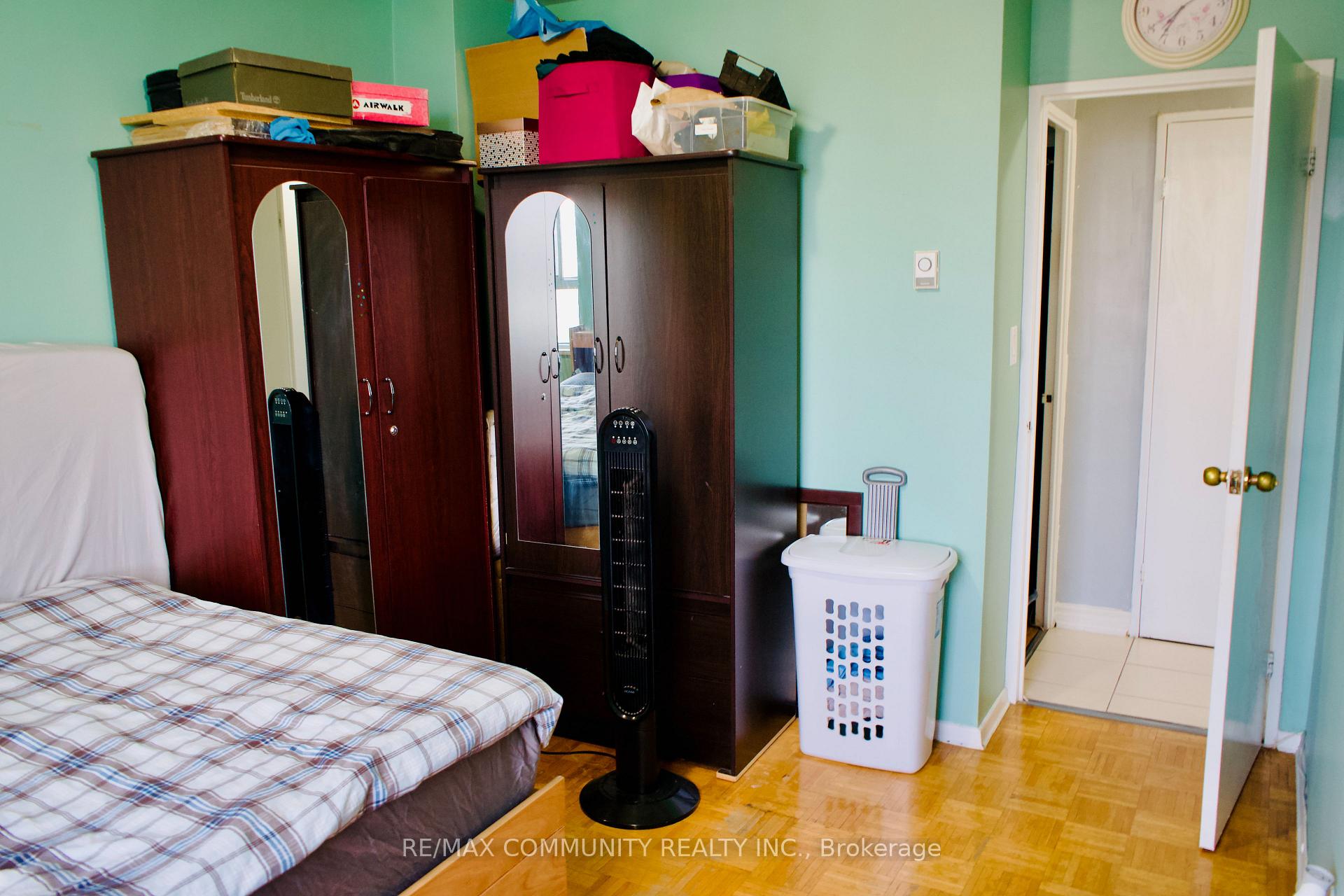 3 Bedrooms Condo at 5 Massey, Toronto For sale