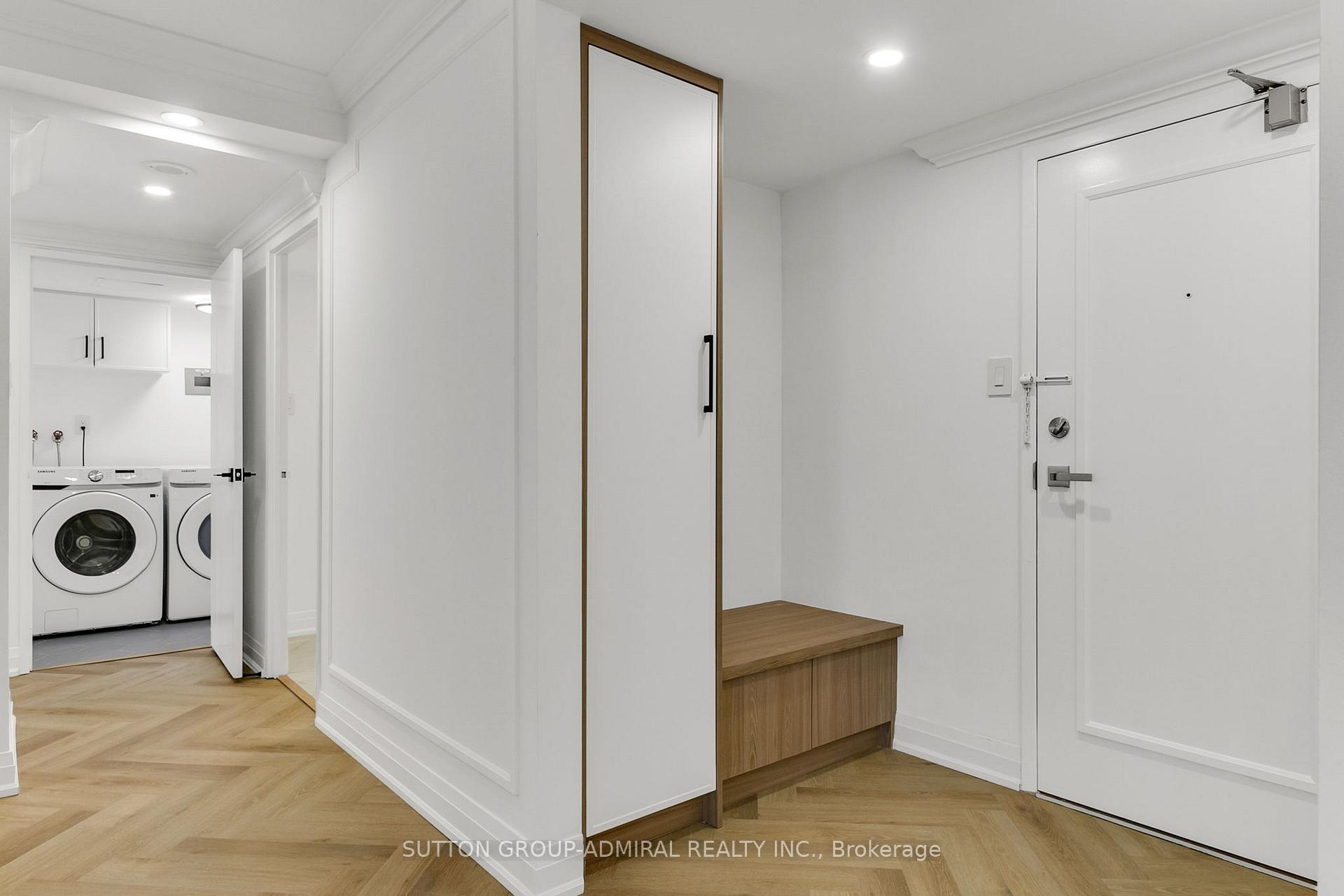 2 Bedrooms Condo at 7601 Bathurst, Vaughan For sale