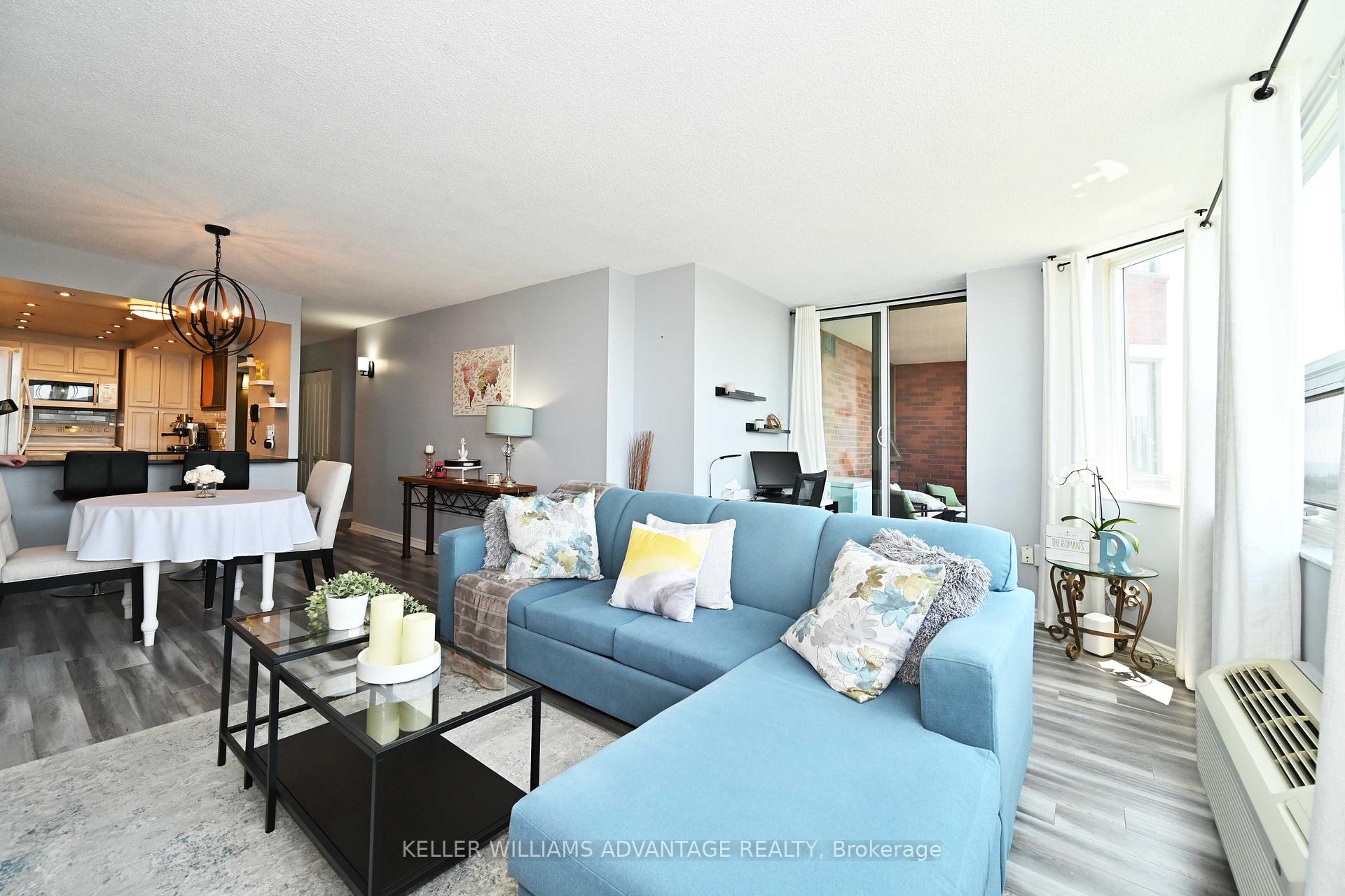 2 Bedrooms Condo at 121 Ling, Toronto For sale