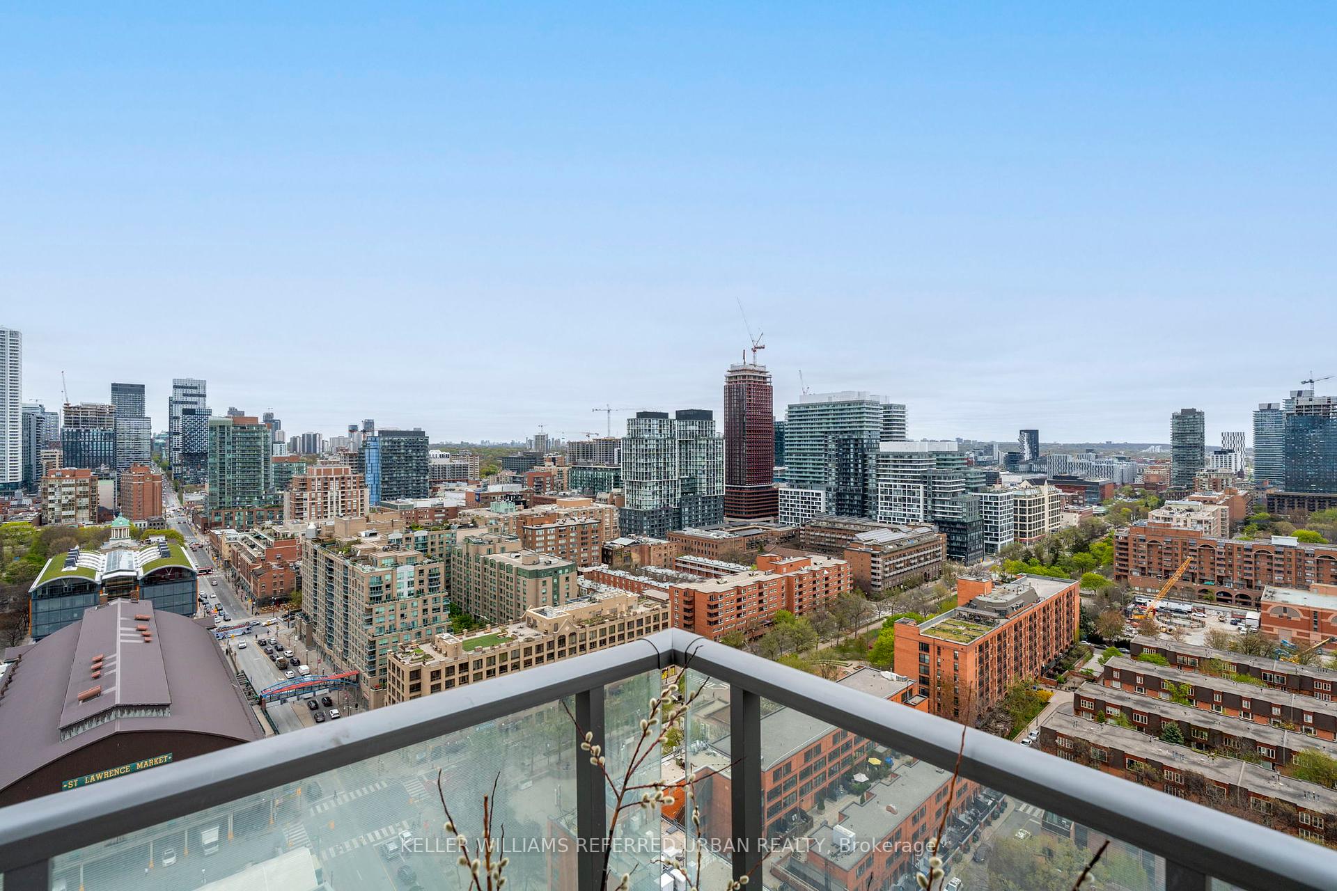 2 Bedrooms Condo at 1 Market, Toronto For sale