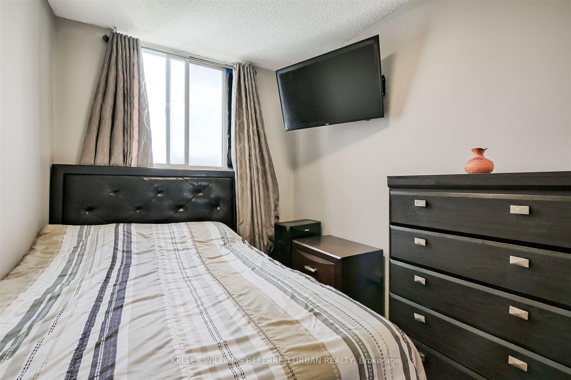 2 Bedrooms Condo at 940 Caledonia, Toronto For sale