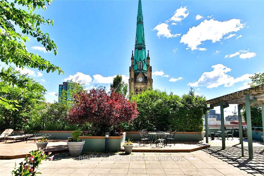 2 Bedrooms Condo at 92 King, Toronto For sale