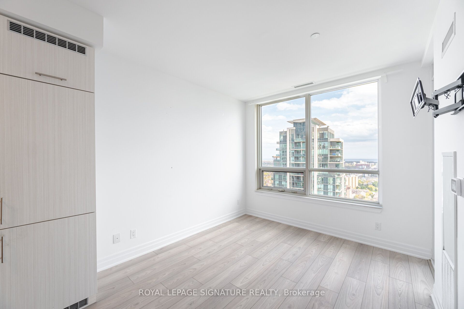 36 Elm Drive, #3007