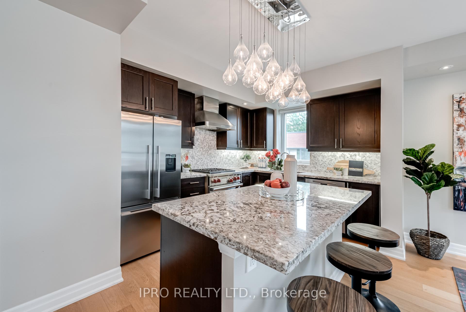 5 Bedrooms Condo at 15 Sousa Mendes, Toronto For sale