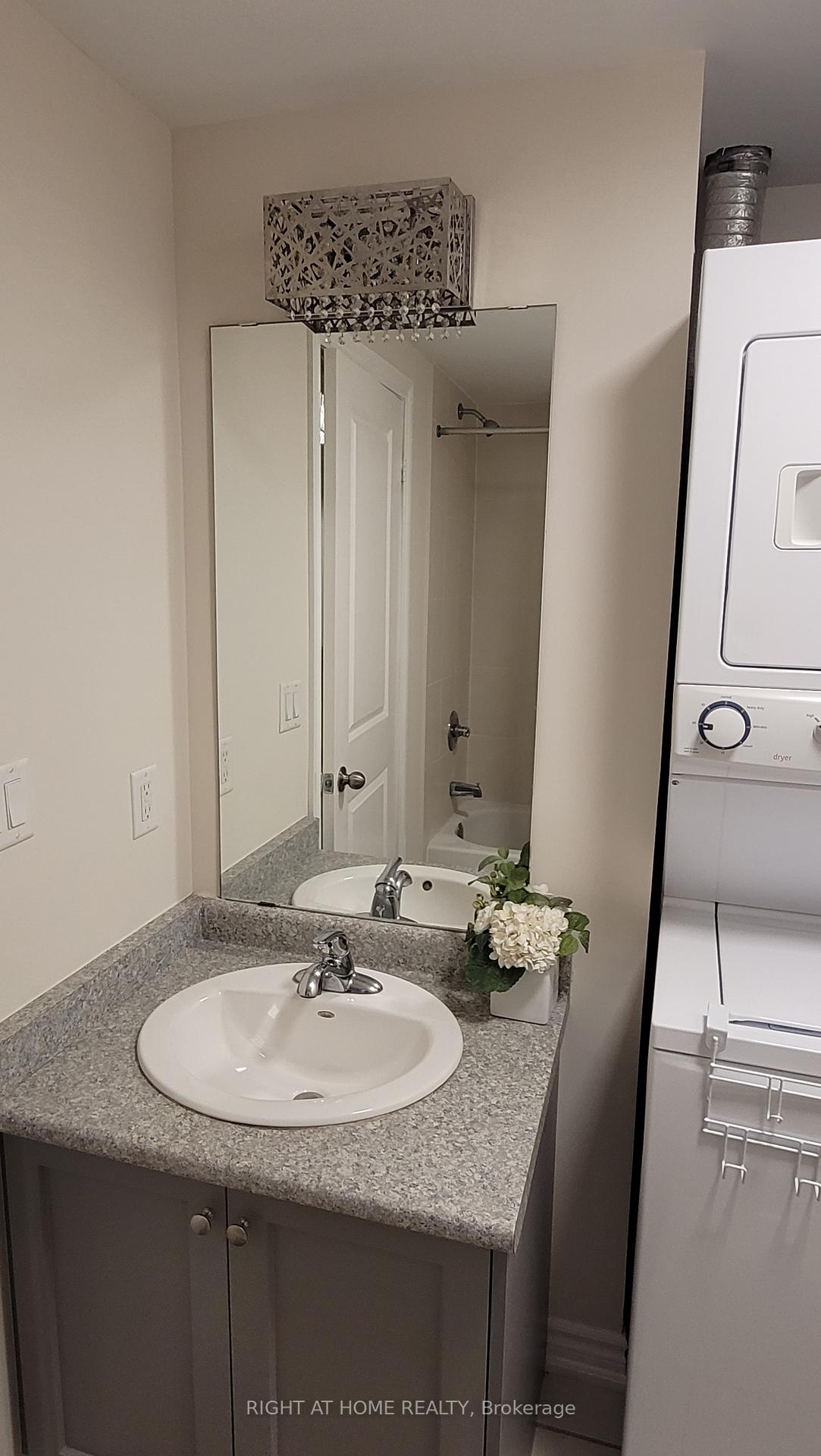 1 Bedroom Condo at 380 Hopewell, Toronto For sale