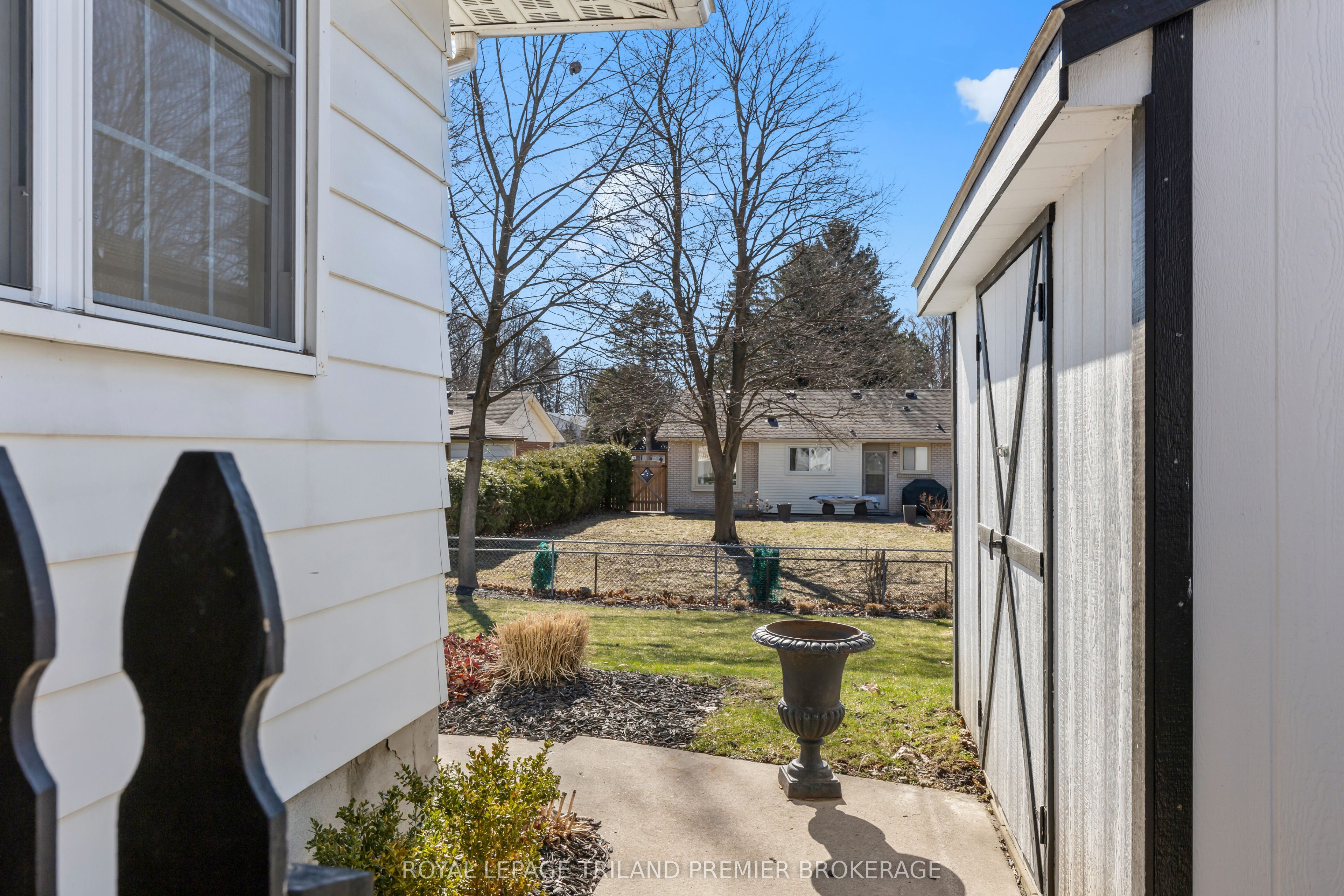 928 DALKEITH Avenue