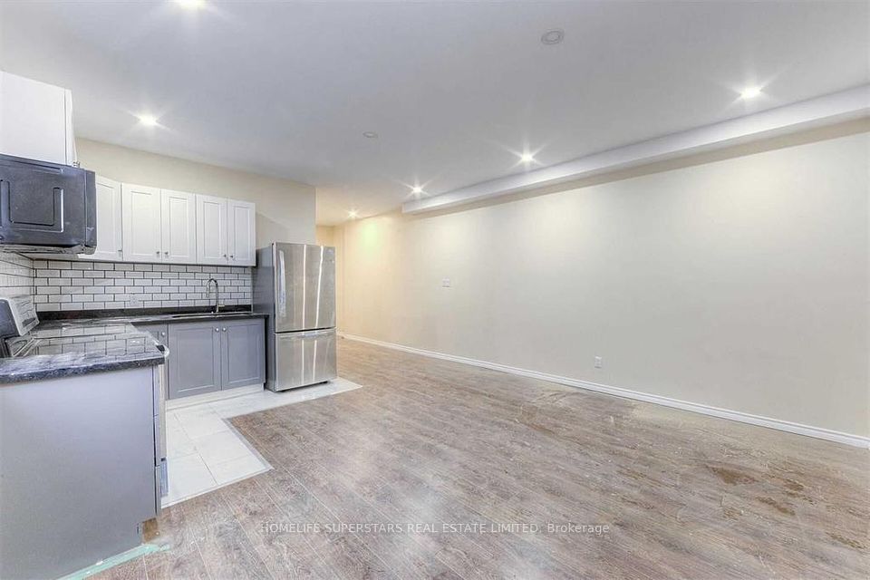 312 Weston Road, Toronto, ON M6N 3P5