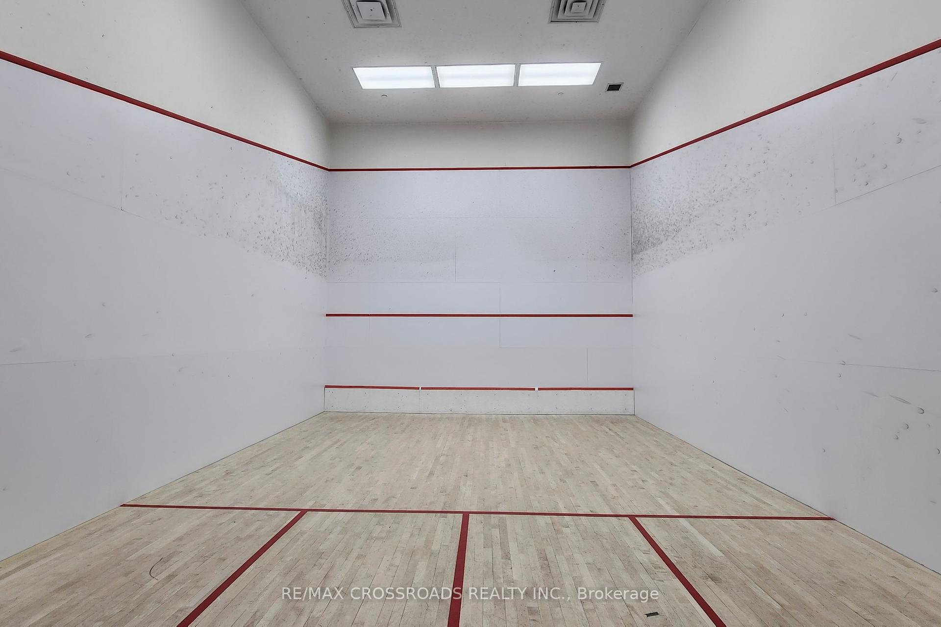2 Bedrooms Condo at 33 Bay, Toronto For sale