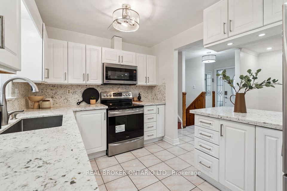 933 Scarborough Golf Clb