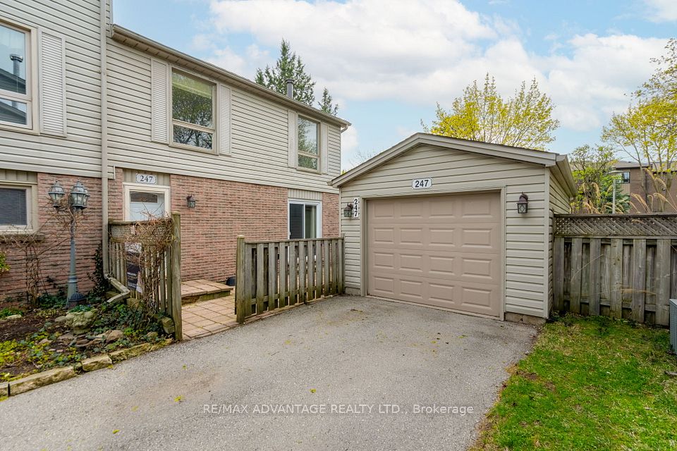 247 Everglade Crescent, London North, ON N6H 4M7