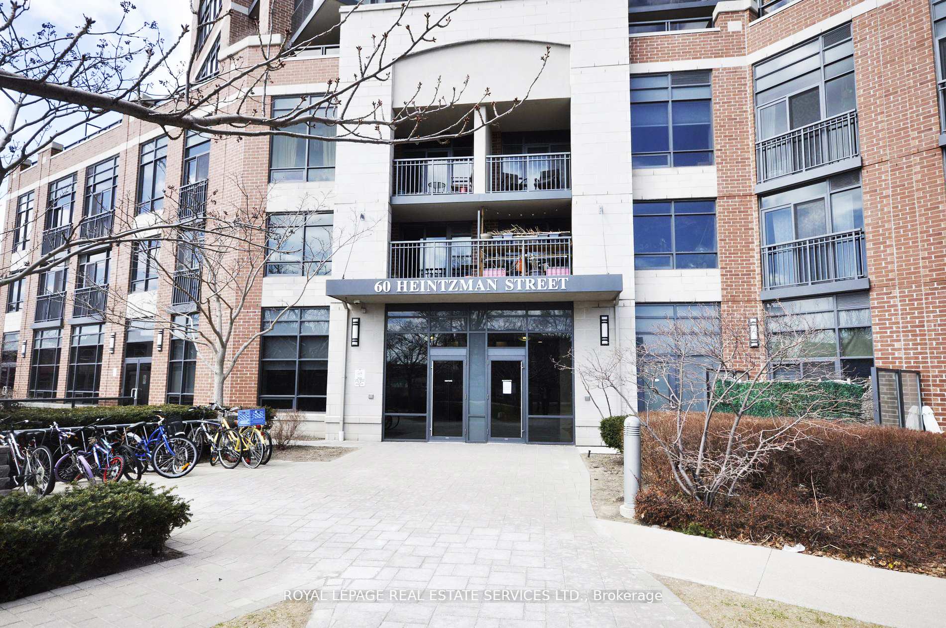 1 Bedroom Condo at 60 Heintzman,  Toronto For sale