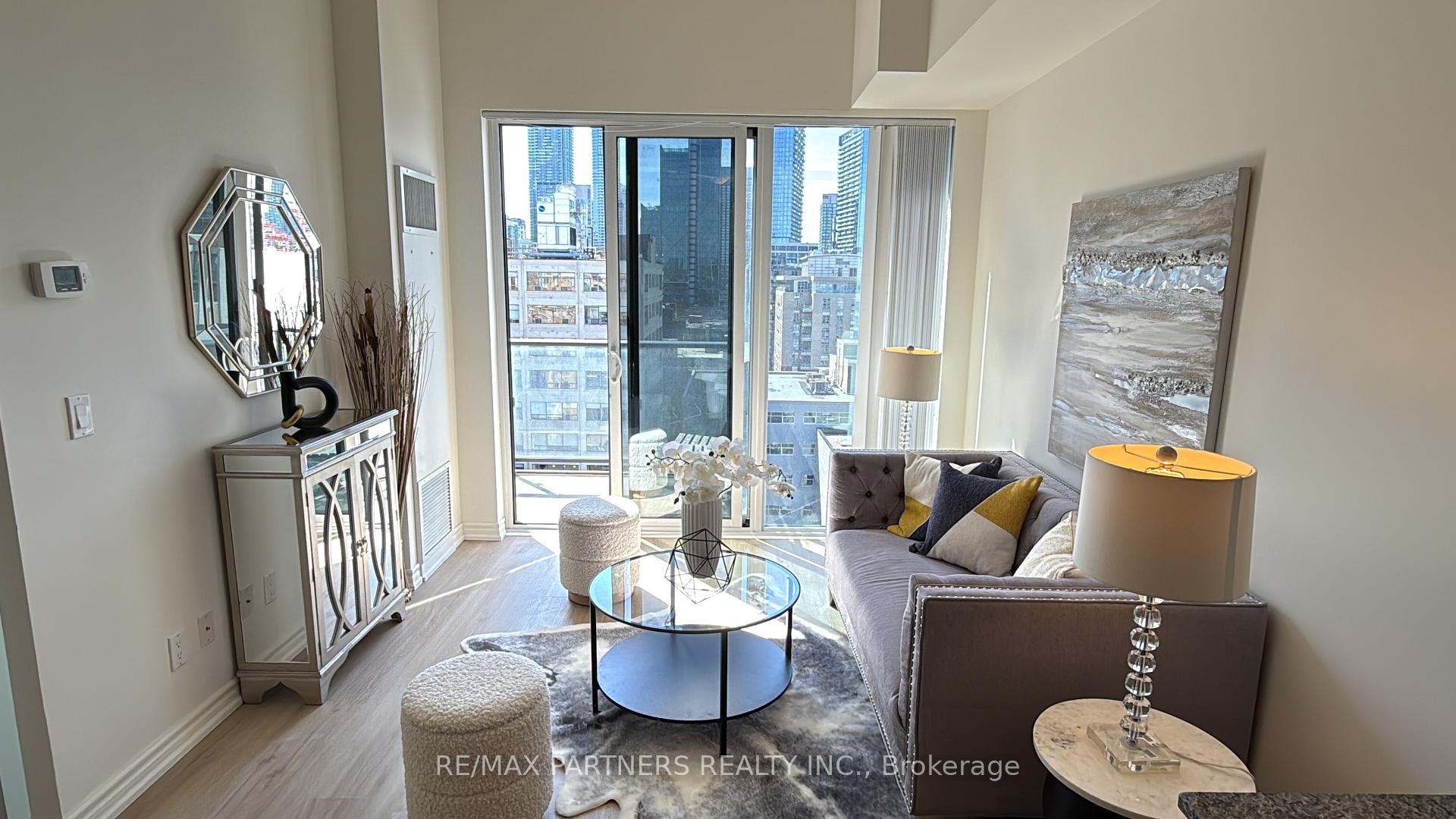 2 Bedrooms Condo at 435 Richmond, Toronto For sale
