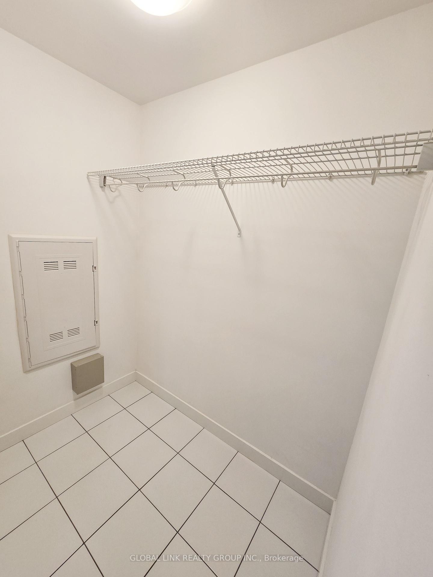 1 Bedroom Condo at 121 Mcmahon, Toronto For sale
