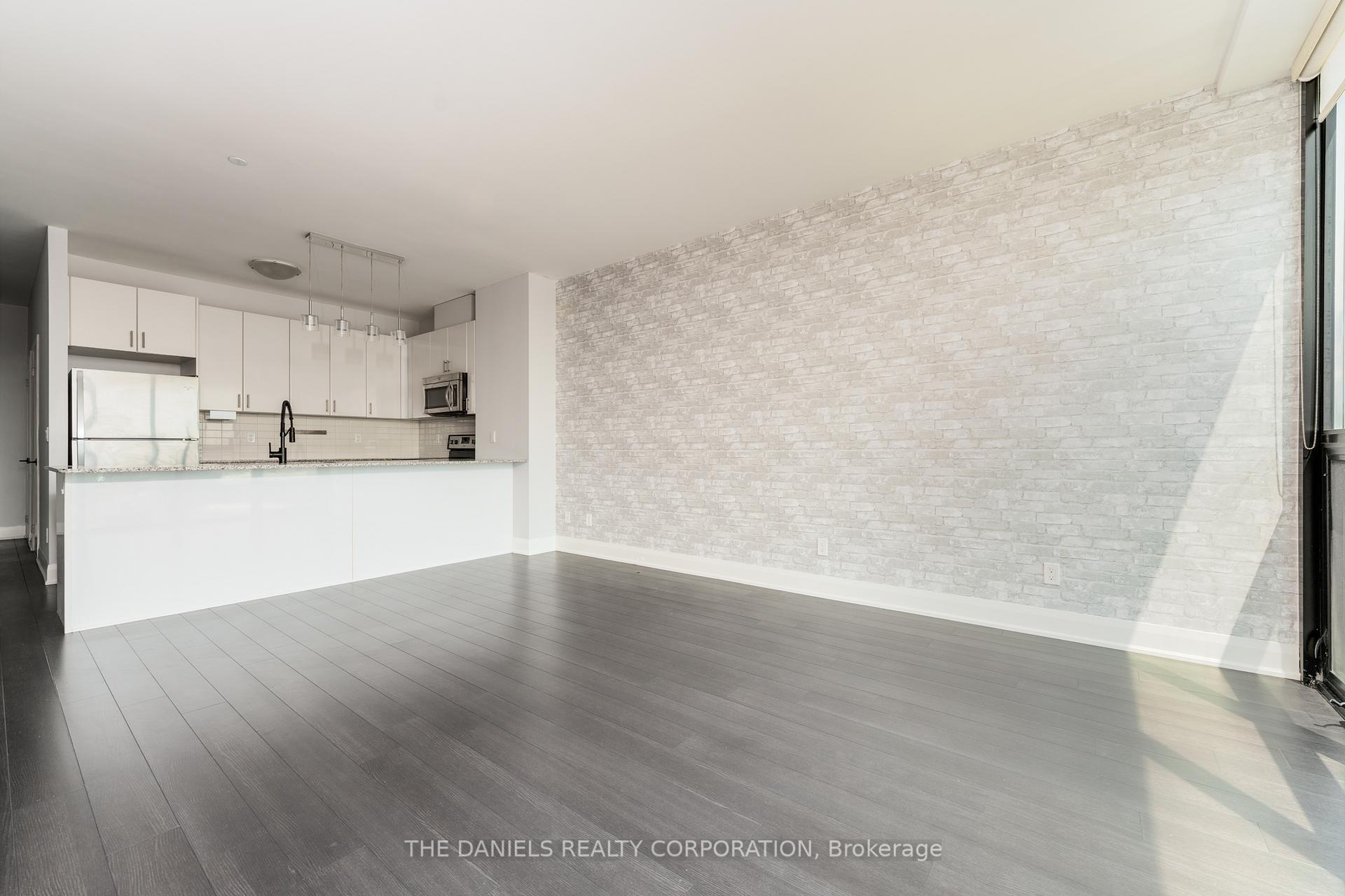2 Bedrooms Condo at 2900 Highway 7, Vaughan For sale