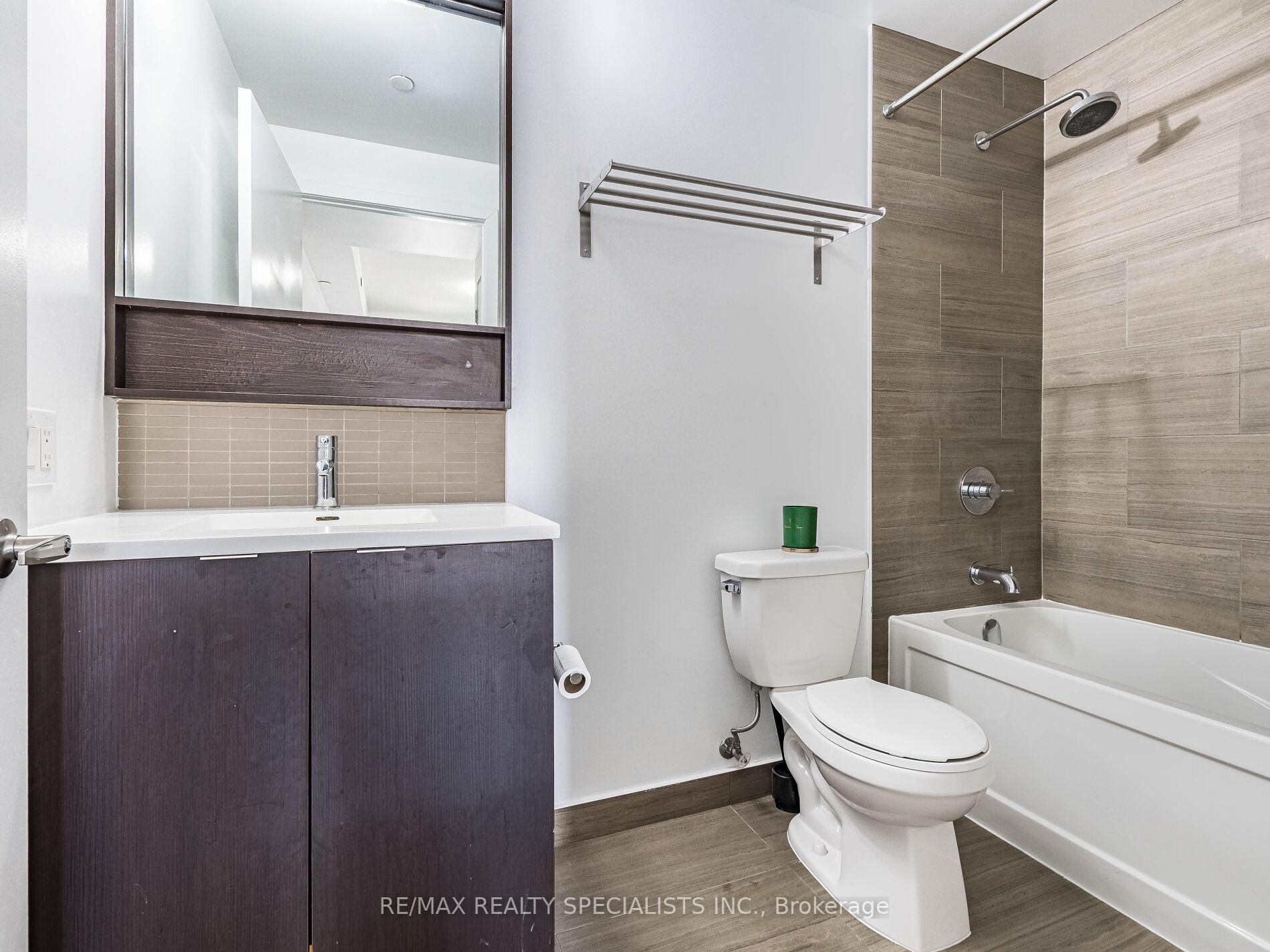 2 Bedrooms Condo at 2560 Eglinton, Mississauga For sale