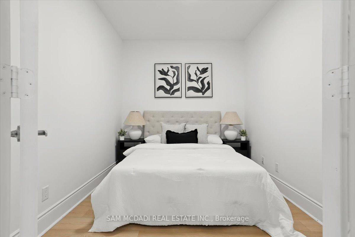 3 Bedrooms Condo at 3888 Duke Of York, Mississauga For sale
