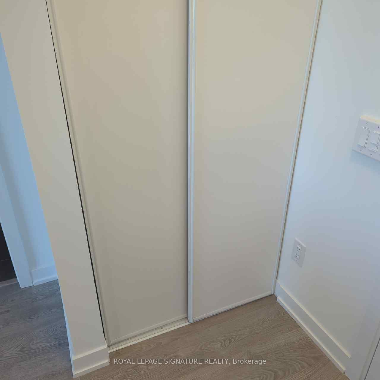 215 Lakeshore Road W, #334
