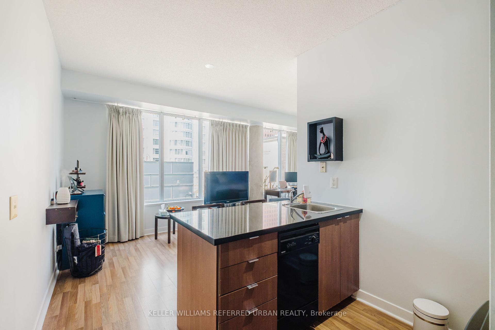 1 Bedroom Condo at 8 Colborne, Toronto For sale