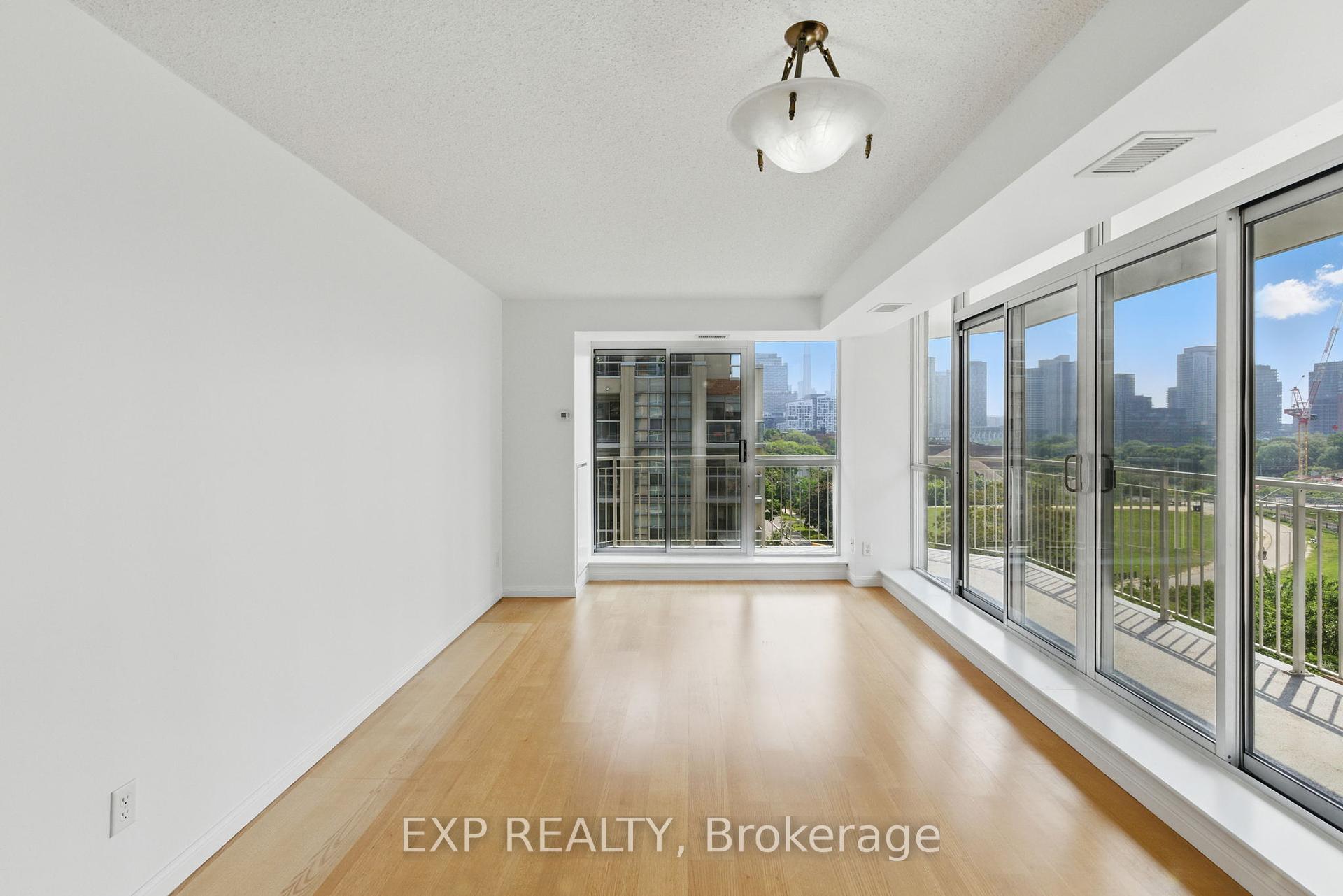2 Bedrooms Condo at 18 Stafford, Toronto For sale