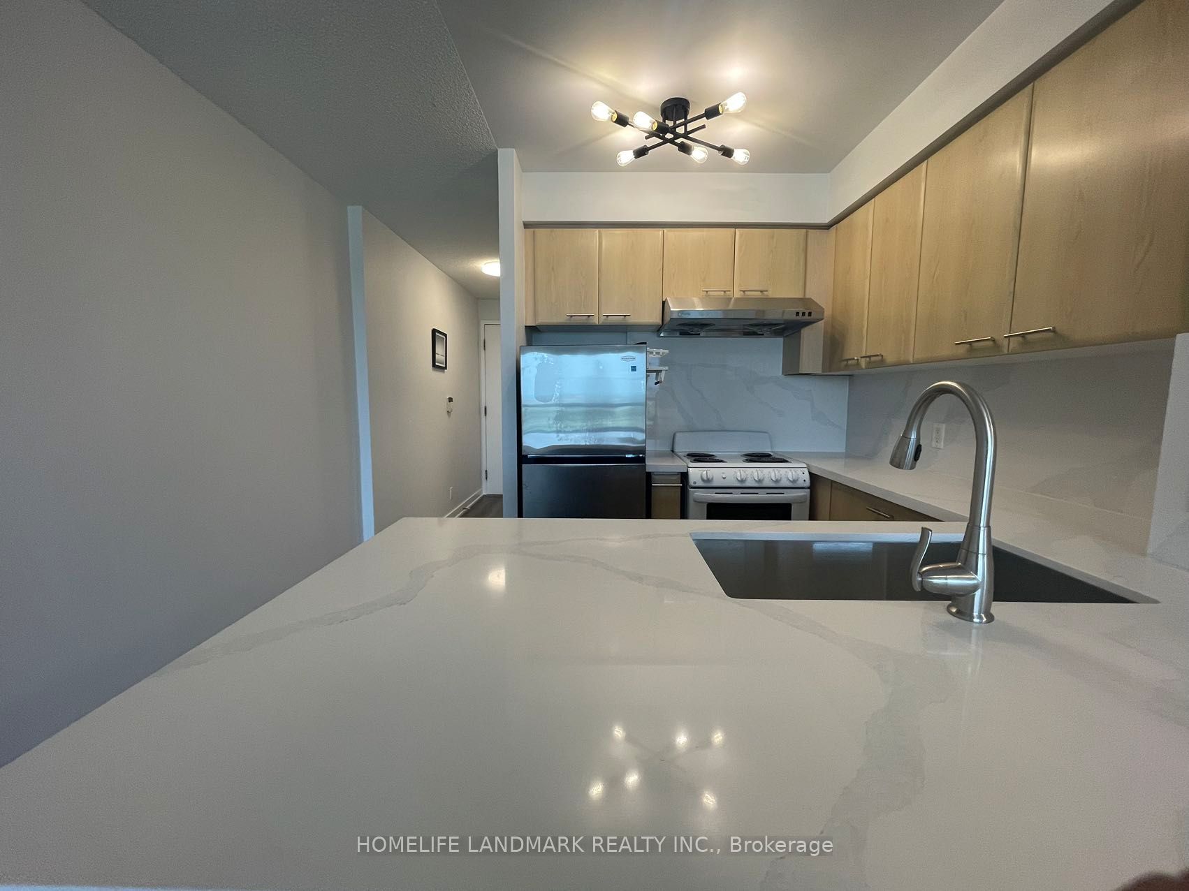 36 Lee Centre Drive, #2001