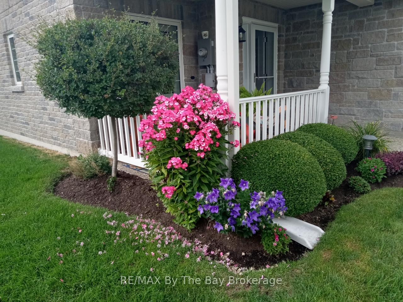 12 Garden Grove Crescent, Wasaga Beach, ON L9Z 0E6