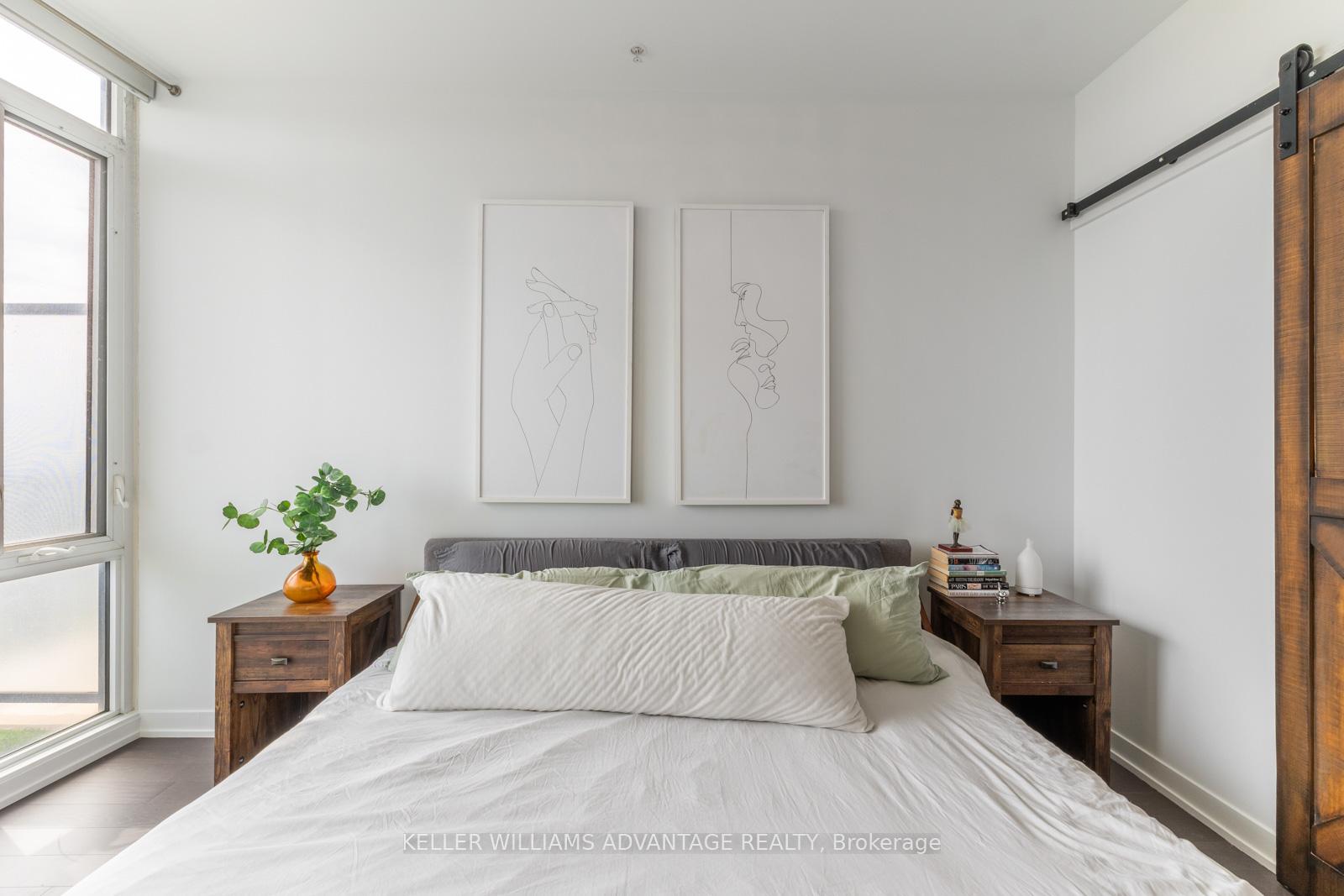 2 Bedrooms Condo at 120 Bayview, Toronto For sale