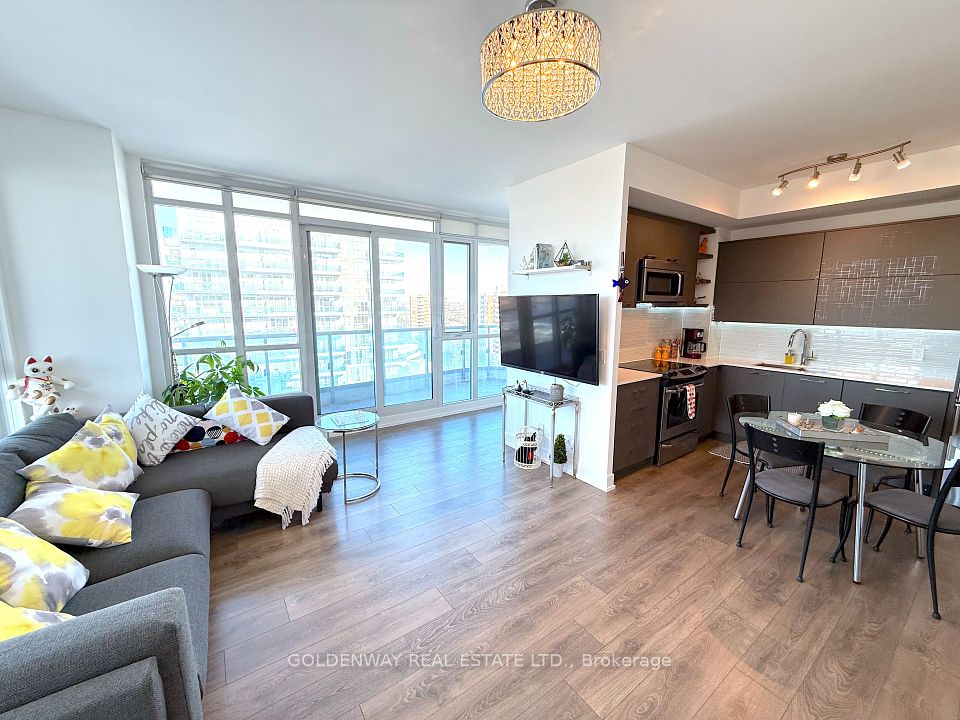 9471 Yonge