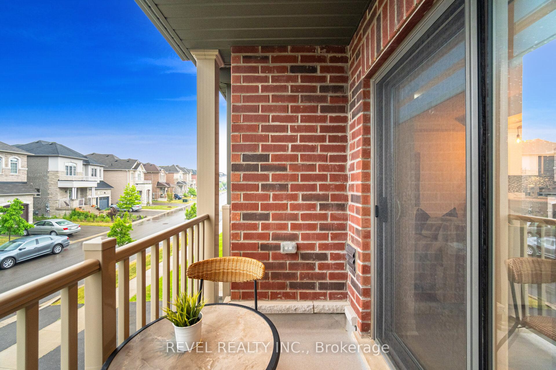 3 Bedrooms Condo at 316 Humphrey, Hamilton For sale