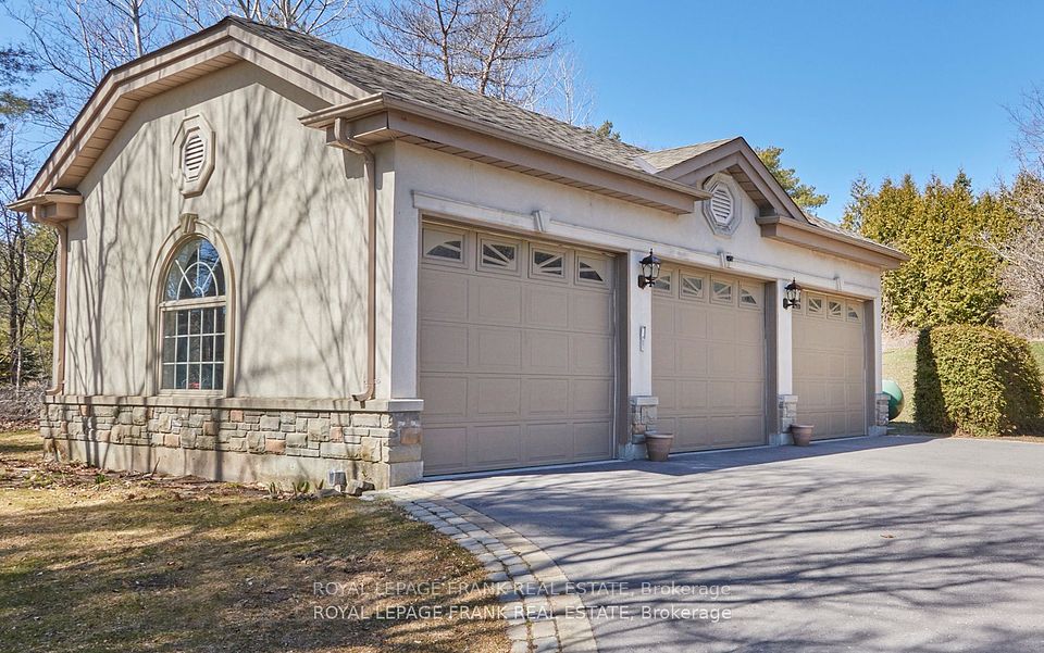 Detached Triple Car Garage