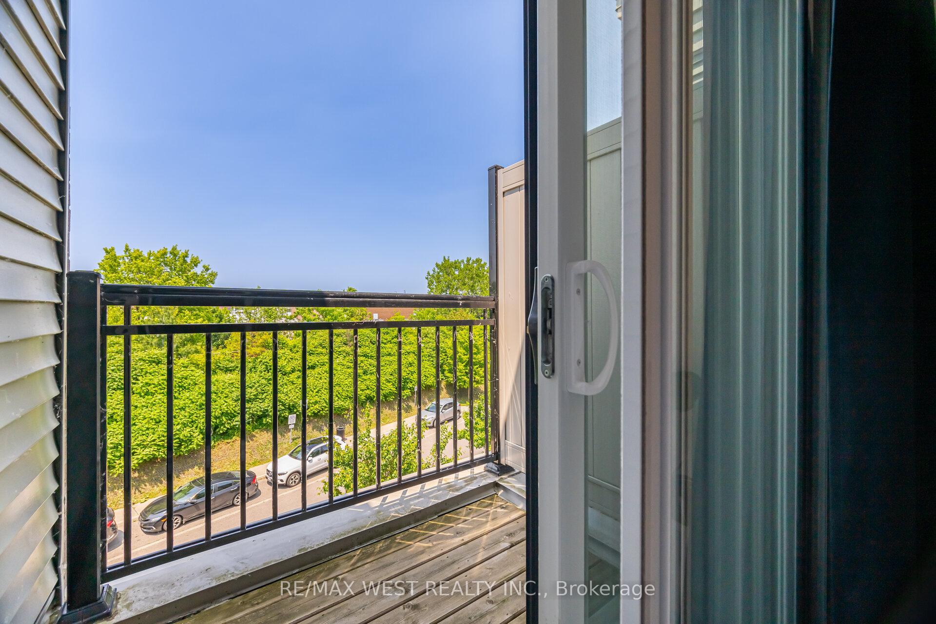 2 Bedrooms Condo at 150 Long Branch, Toronto For sale