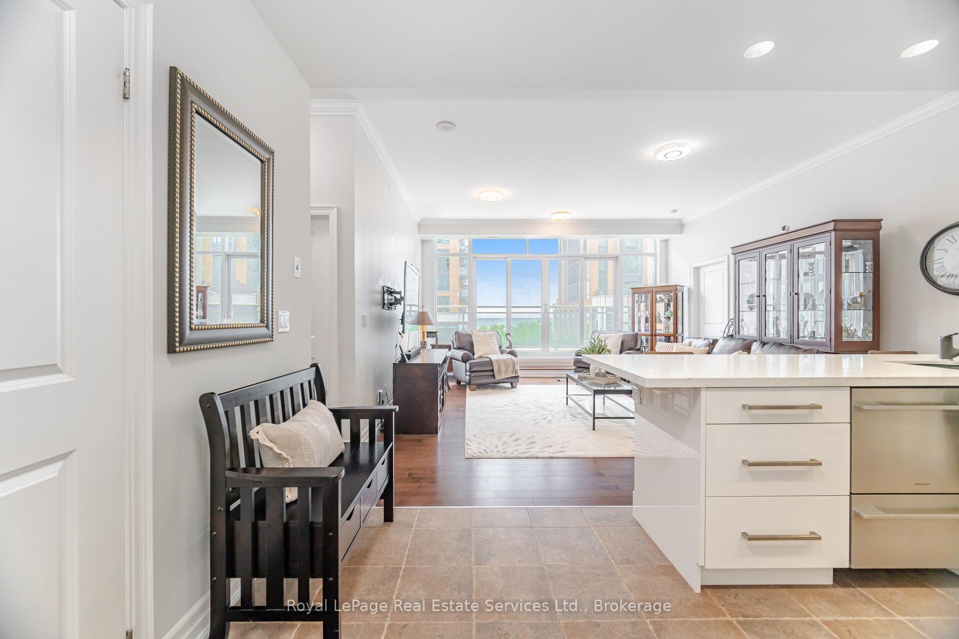 2 Bedrooms Condo at 360 Pearl, Burlington For sale