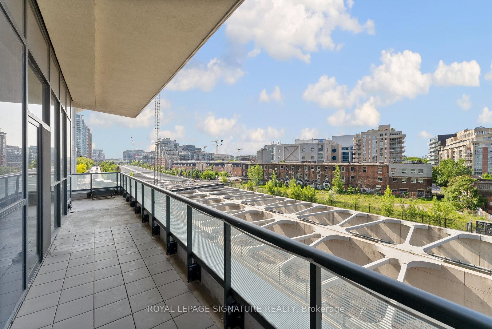 2 Bedrooms Condo at 50 Ordnance, Toronto For sale