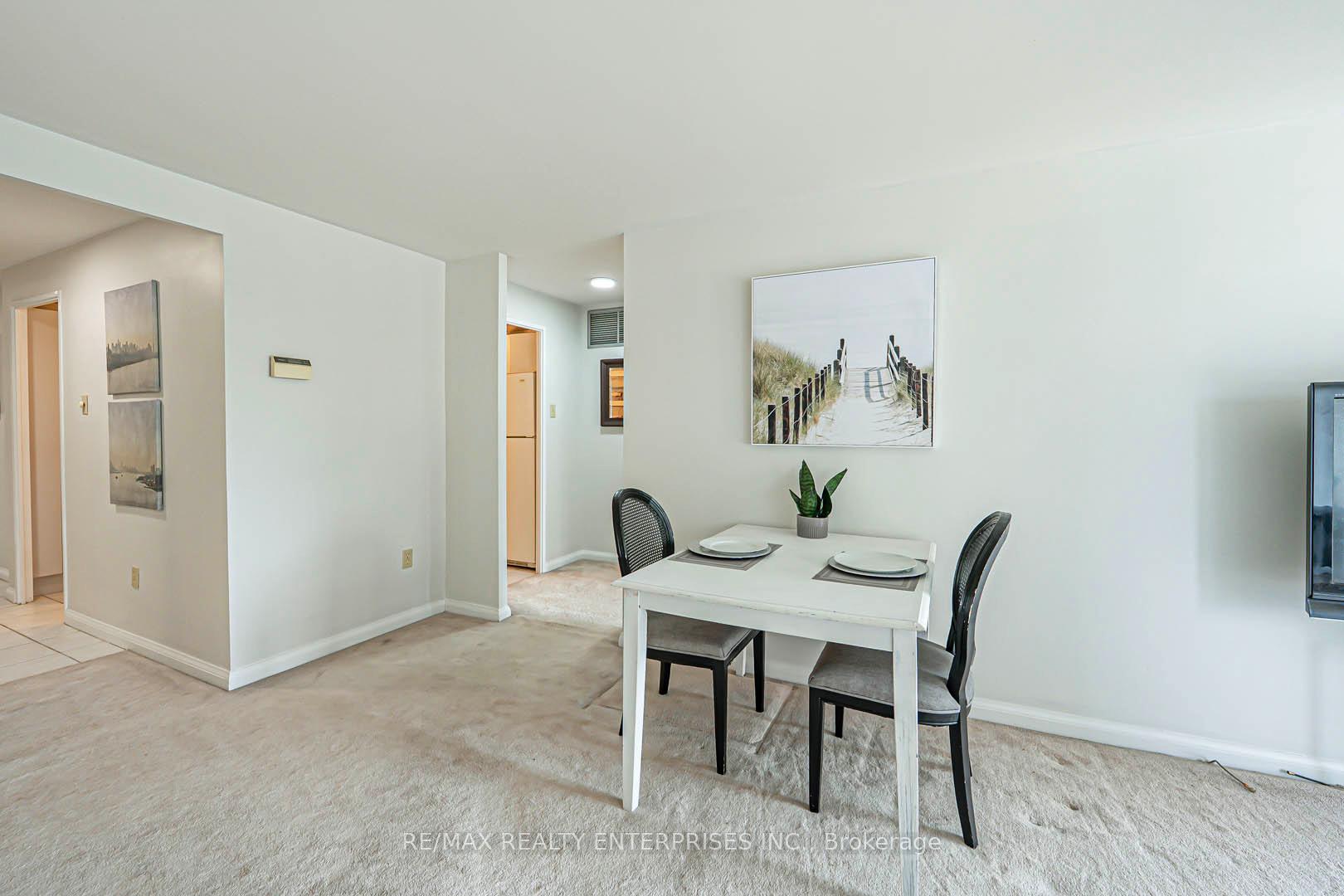 2 Bedrooms Condo at 1400 Dixie, Mississauga For sale