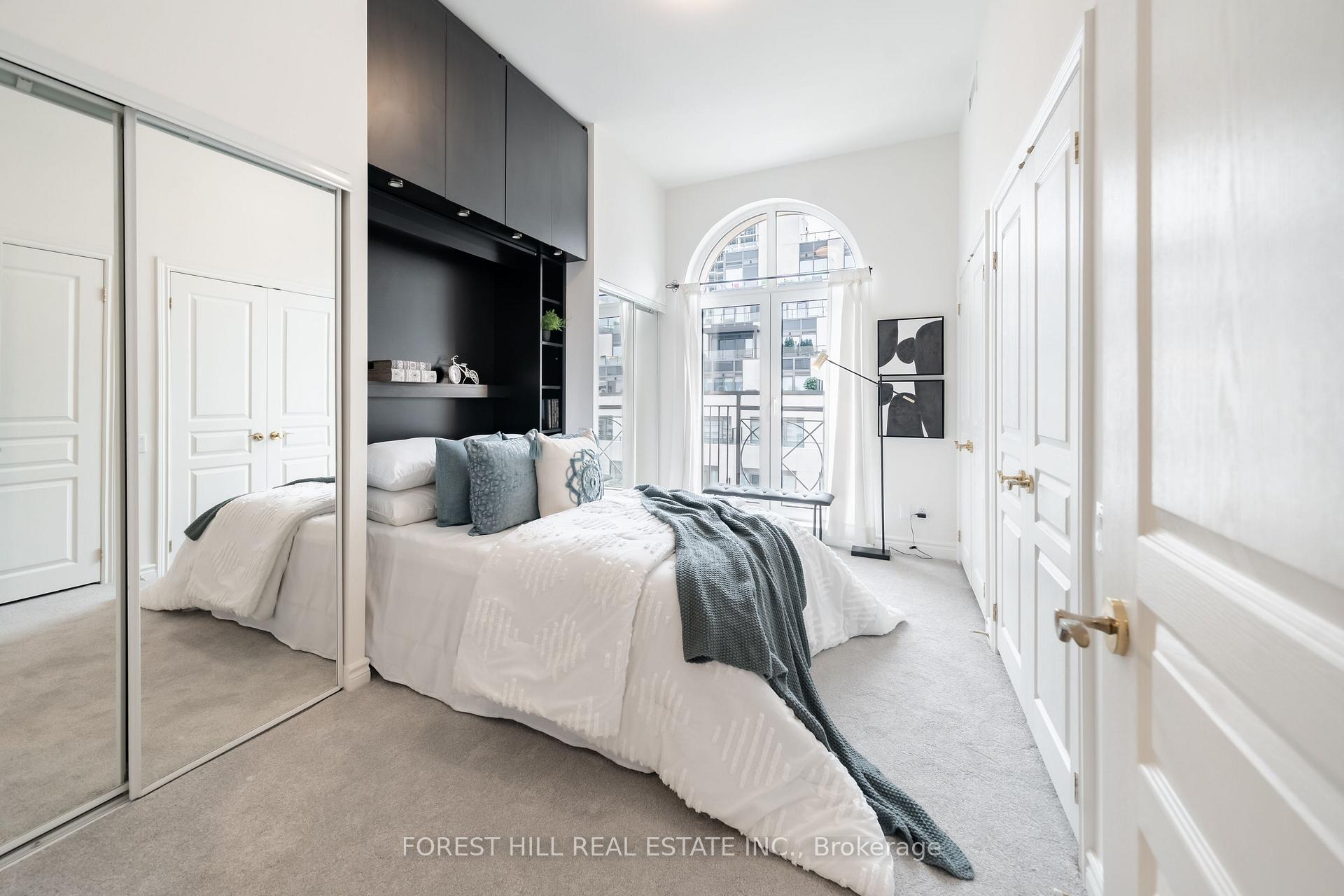 3 Bedrooms Condo at 1 Balmoral, Toronto For sale