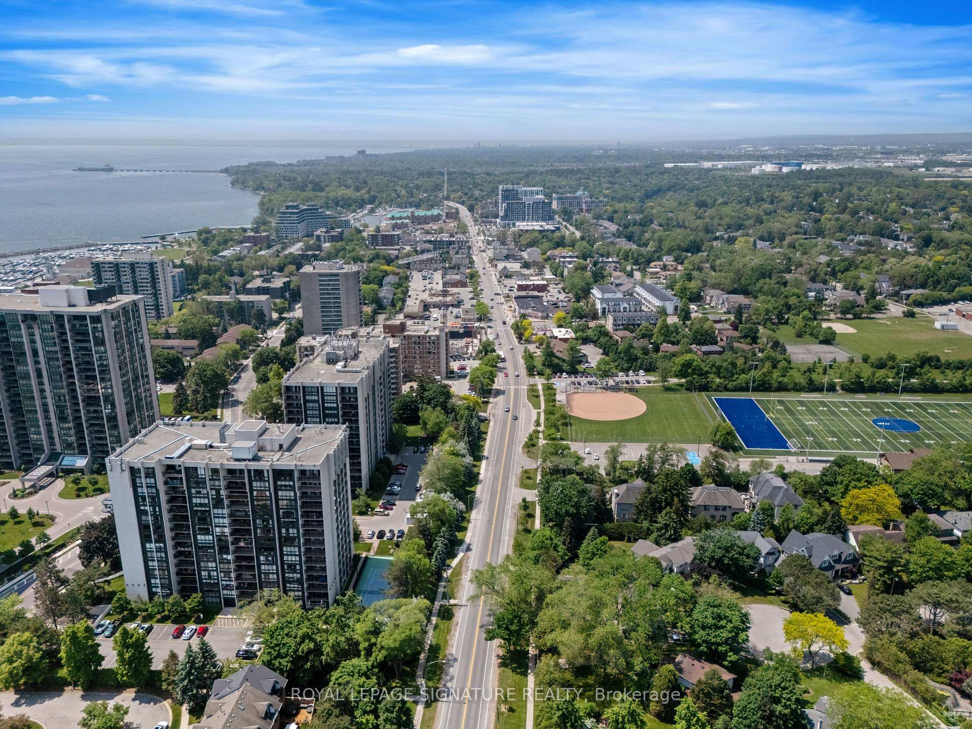 3 Bedrooms Condo at 2185 Marine, Oakville For sale